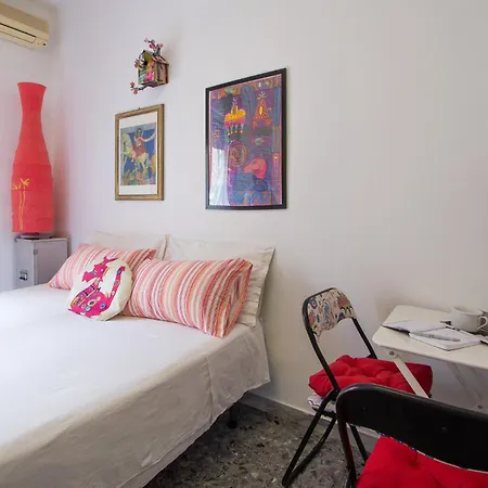 ホームステイ Private Room, Kitchen Corner And Balcony *